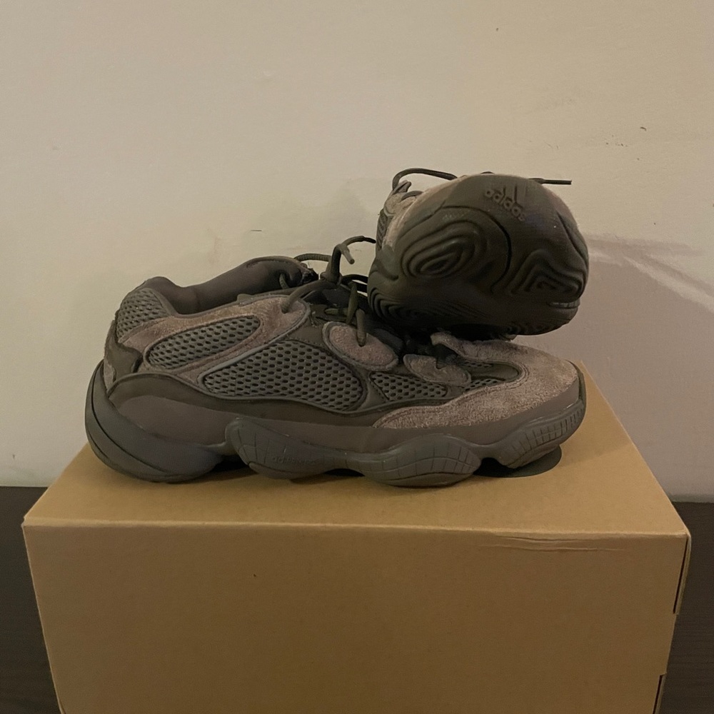 Yeezy 500 Clay Brown $200 - Picture 1 of 3